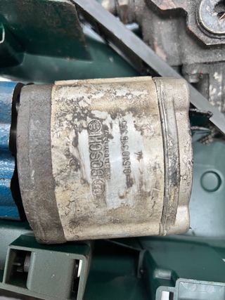 2 Bombas Hidráulicas y un distribuidor  para rajad