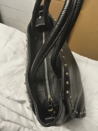 Borsa vera pelle nera con borchie