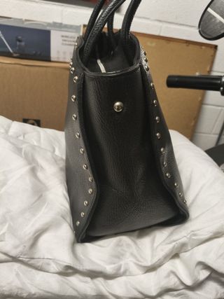 Borsa vera pelle nera con borchie