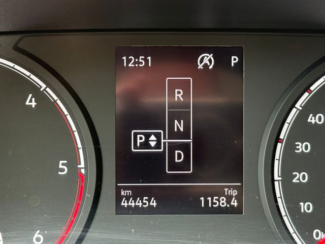 ♿ Volkswagen Caddy 2023 Adaptada a PMR ♿