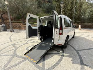 ♿ Volkswagen Caddy 2023 Adaptada a PMR ♿