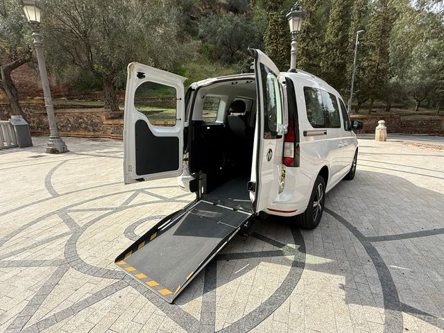 ♿ Volkswagen Caddy 2023 Adaptada a PMR ♿