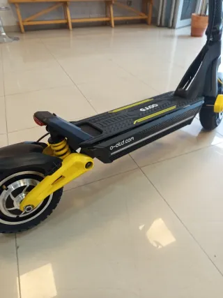 Patinete Eléctrico G400 Negro y Amarillo