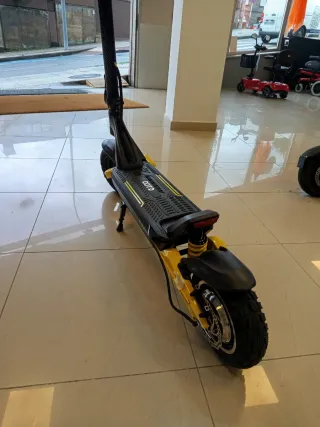 Patinete Eléctrico G400 Negro y Amarillo