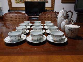 Juego de café porcelana con detalles dorados