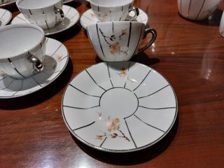 Juego de café porcelana con detalles dorados