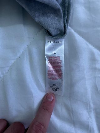 Camiseta Penn Sport con Bandera Americana Gris