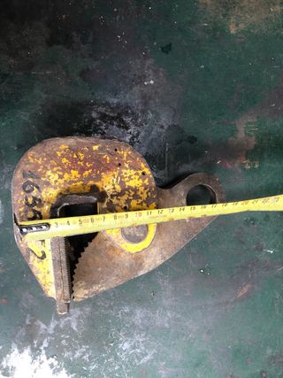 Pinza para chapas puente grúa