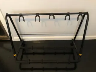 Rack per 5 chitarre, come nuovo.