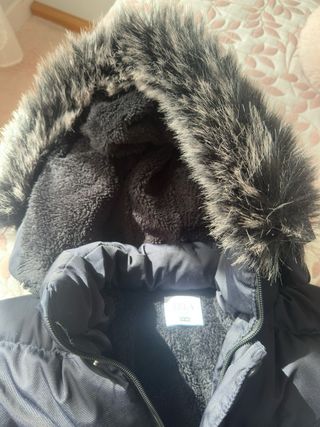 Cazadora niño negra con capucha