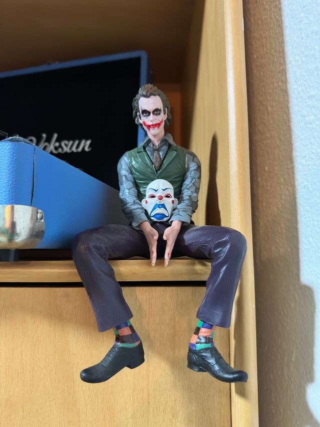 Figura Joker con máscara