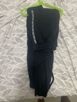 Pantalón Nike Negro con Logo Lateral
