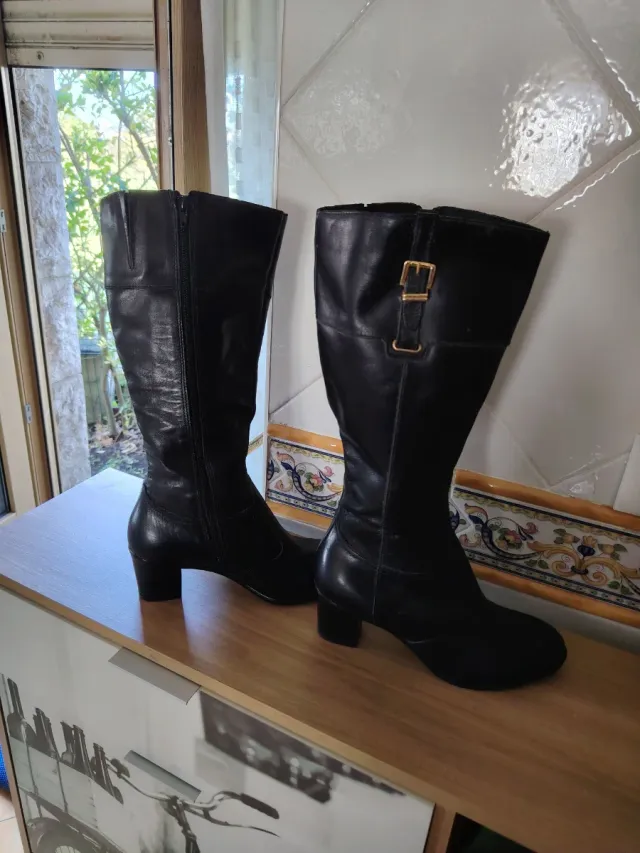 Botas de tacón negras sin estrenar