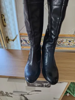 Botas de tacón negras sin estrenar
