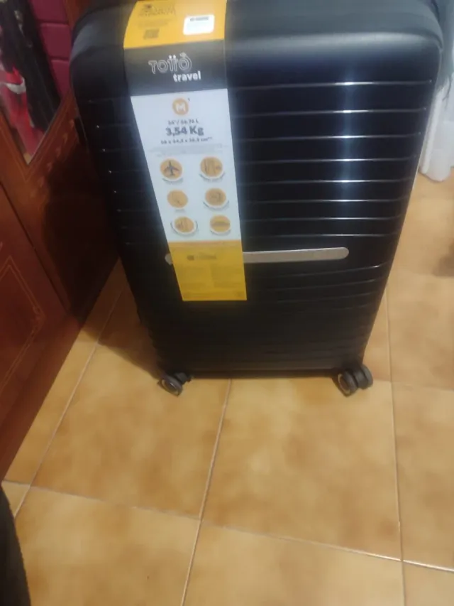 Maleta Totto Negra 24 3.54 Kg