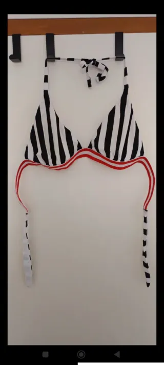 Bikini de rayas blanco y negro