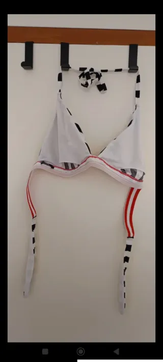 Bikini de rayas blanco y negro