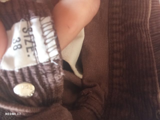 Pantalón pana Armani Jeans marrón Talla en foto