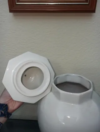 Jarrón de porcelana.