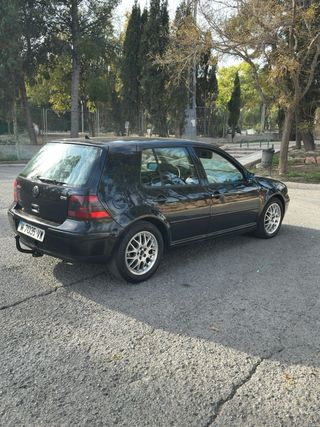 300,000km Volkswagen Golf 1999