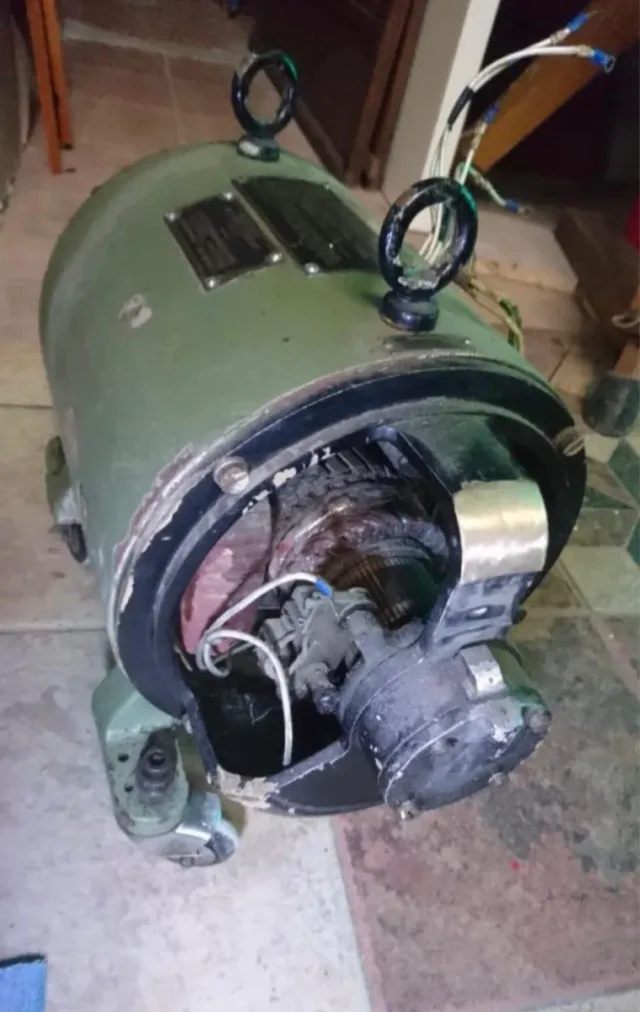 Antiguo generador giroscopio barco