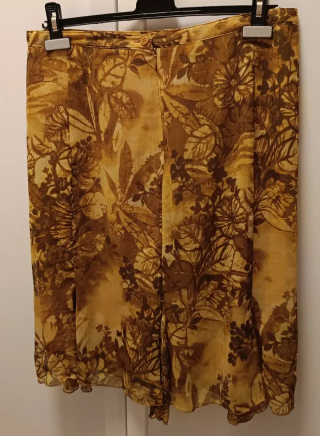 Traje blusa y falda gasa estampado floral