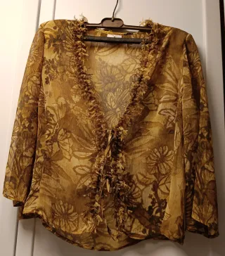 Traje blusa y falda gasa estampado floral