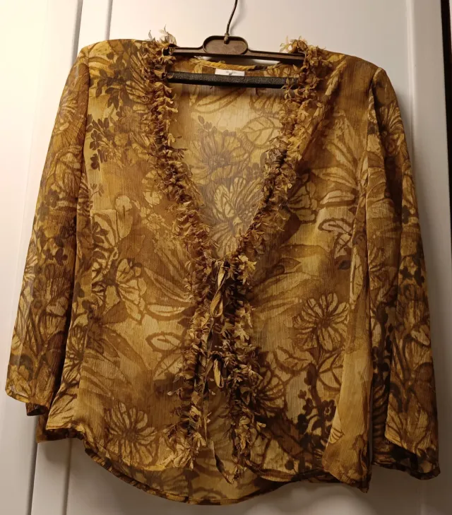 Traje blusa y falda gasa estampado floral