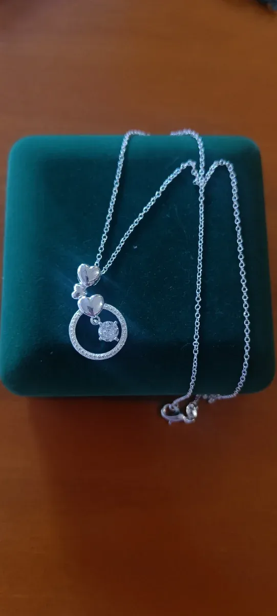 Collar plata con corazones y circonitas