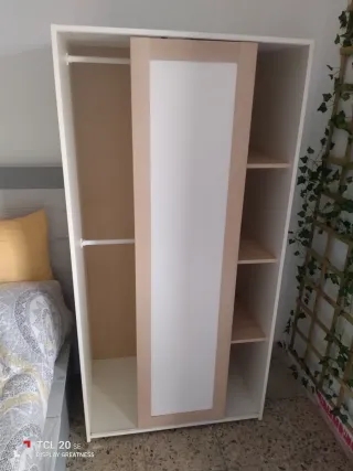 Armario juvenil blanco y beige