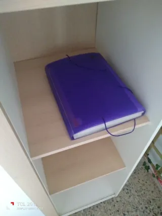 Armario juvenil blanco y beige