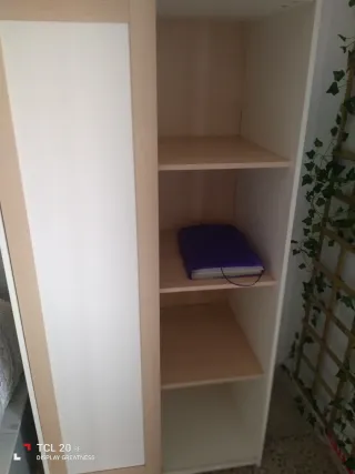 Armario juvenil blanco y beige