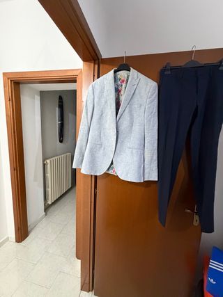 Abito completo blu e grigio