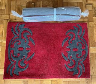 Dos Alfombras Diseño Tribal Rojo y Gris