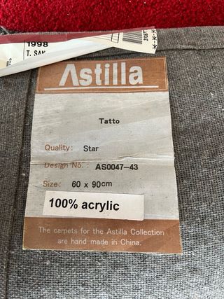 Dos Alfombras Diseño Tribal Rojo y Gris