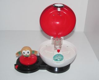 Rowlet + Poké Ball Pokémon Ataque Surpresa SA4