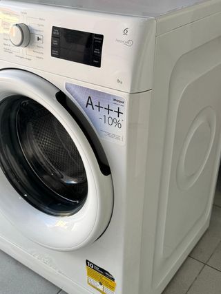 LAVADORA DE CARGA FRONTAL MARCA WHIRPOOL DE 8 KILO