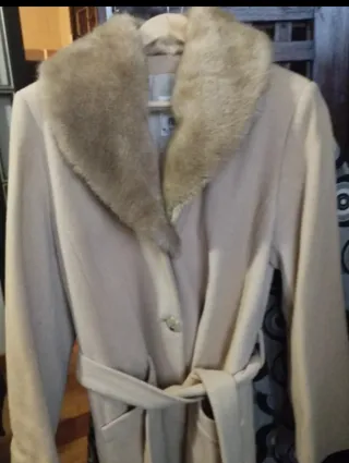 Abrigo paño lana beige cuello desmontable