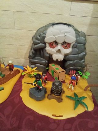 Playmobil Barco Pirata, naufragio y Cueva Calavera