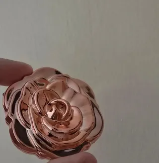 Espejo de bolsillo (forma de rosa)