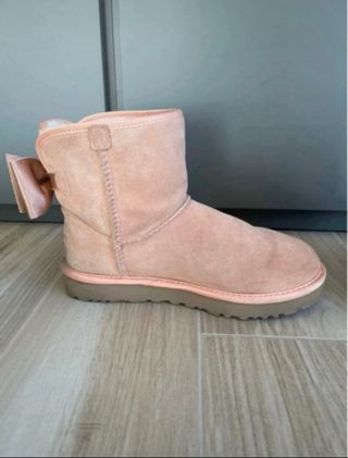 UGG rosa con fiocco