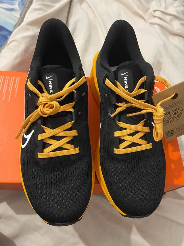 Nike Air Zoom quest 6 es Negro/Amarillo