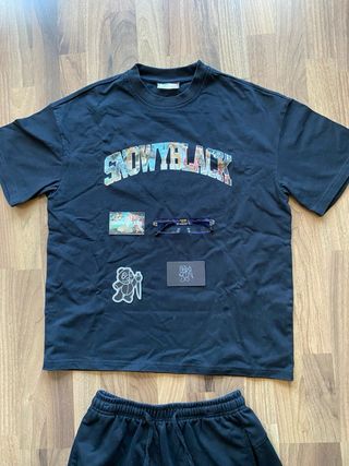 Camiseta SnowyBlack + pantalón corteiz
