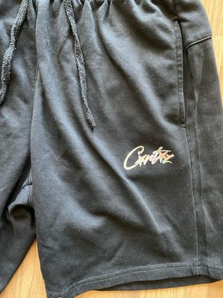 Camiseta SnowyBlack + pantalón corteiz