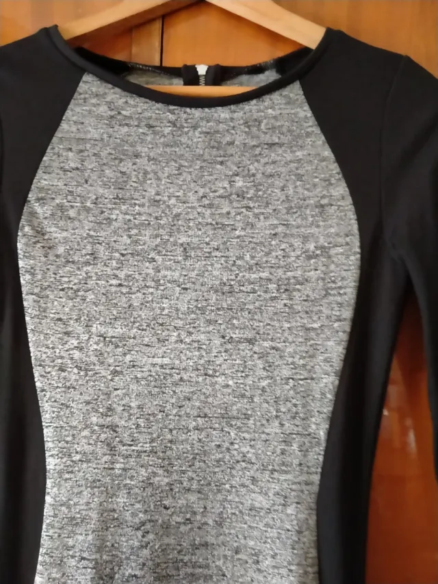 Vestido negro y gris ajustado