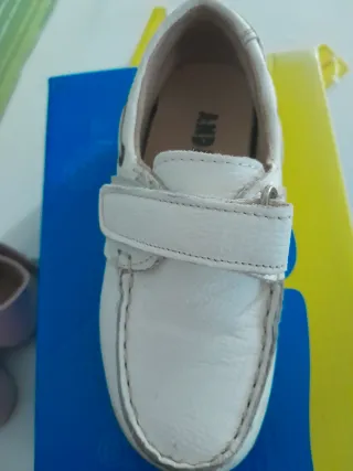 Zapatos de vestir blancos para niño número 25