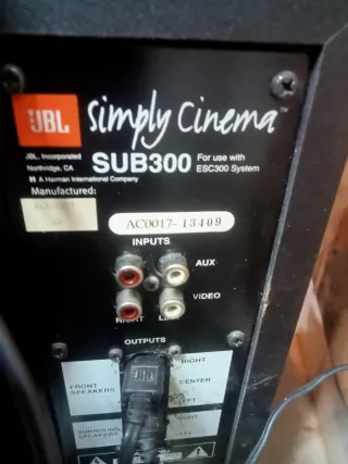 Subwoofer JBL SUB300 Dolby Surround