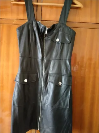 Vestido negro efecto piel sin estrenar