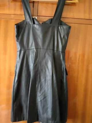 Vestido negro efecto piel sin estrenar