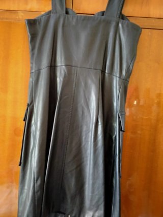 Vestido negro efecto piel sin estrenar